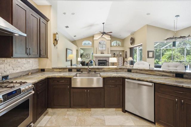 418 PINE BLUFF DRIVE, Lutz, FL 33549