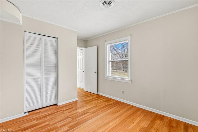 2820 Lansdowne Drive, Winston-salem, NC 27103