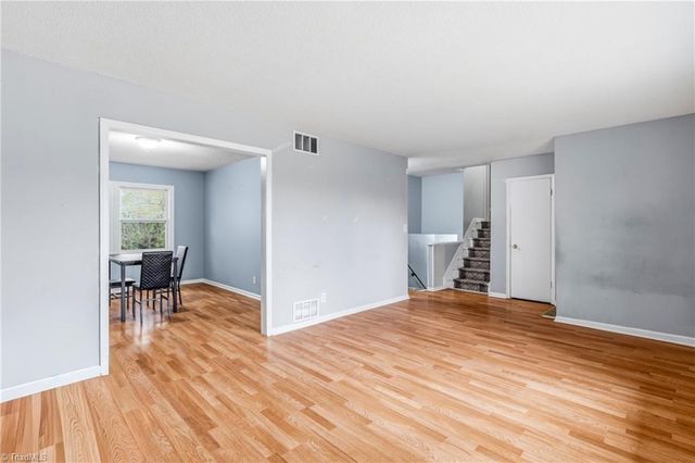 2820 Lansdowne Drive, Winston-salem, NC 27103