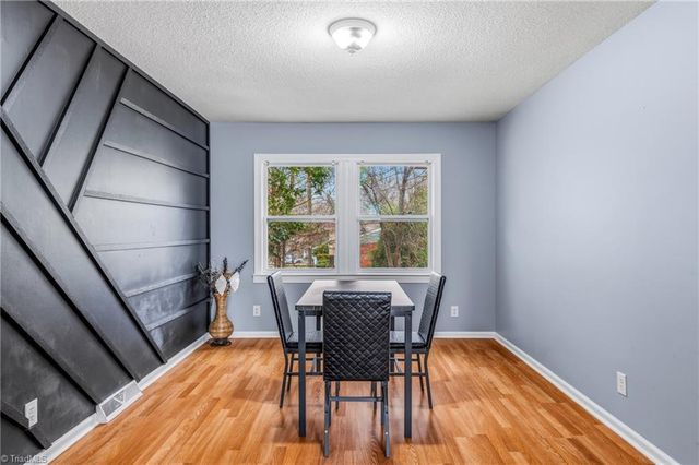 2820 Lansdowne Drive, Winston-salem, NC 27103