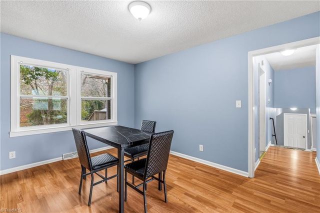 2820 Lansdowne Drive, Winston-salem, NC 27103