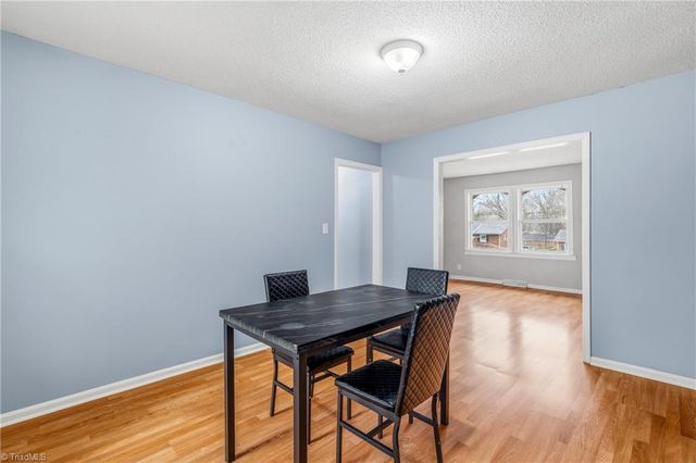 2820 Lansdowne Drive, Winston-salem, NC 27103