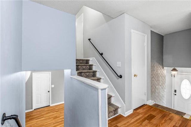 2820 Lansdowne Drive, Winston-salem, NC 27103