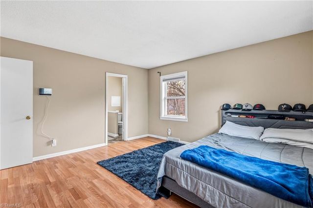 2820 Lansdowne Drive, Winston-salem, NC 27103