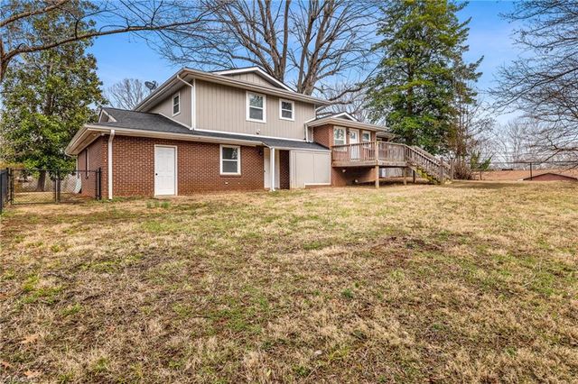 2820 Lansdowne Drive, Winston-salem, NC 27103