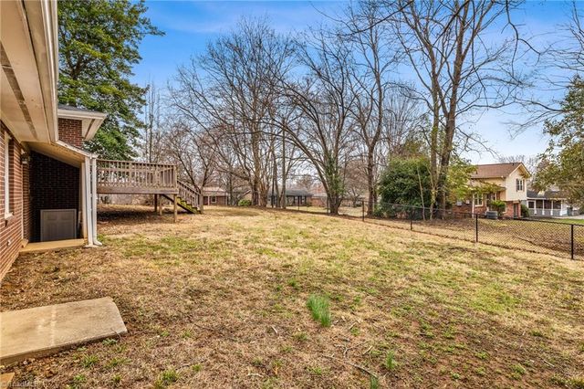 2820 Lansdowne Drive, Winston-salem, NC 27103