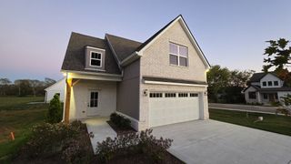 402 Maggie Ct, Chapel Hill, TN 37034