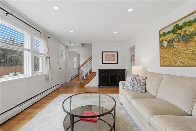 7 Pleasantdale Rd, Boston, MA 02132