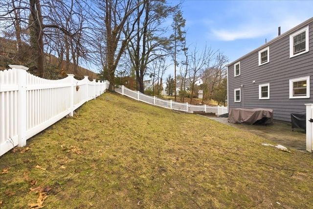 7 Pleasantdale Rd, Boston, MA 02132