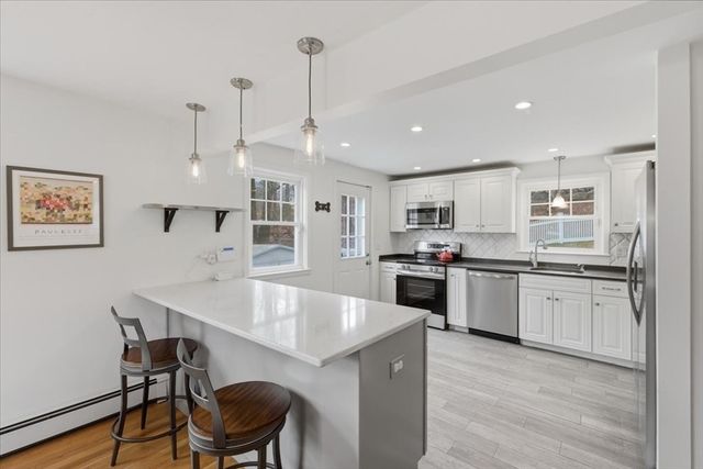 7 Pleasantdale Rd, Boston, MA 02132