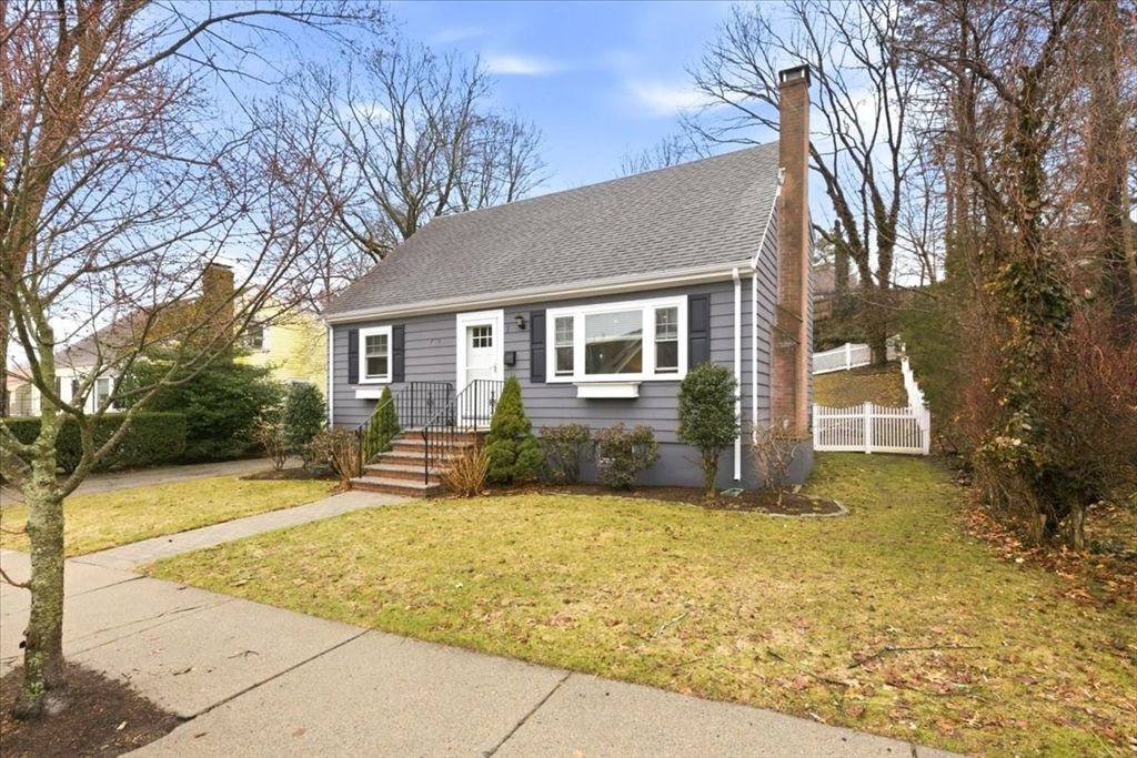 7 Pleasantdale Rd, Boston, MA 02132