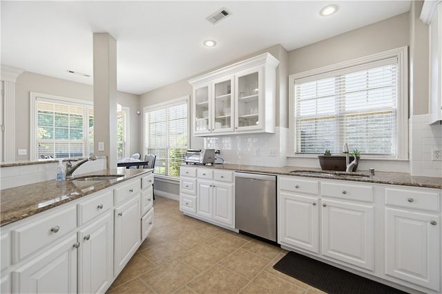 2394 N Water Oak Drive, Fayetteville, AR 72704