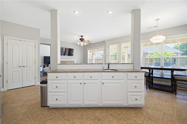 2394 N Water Oak Drive, Fayetteville, AR 72704