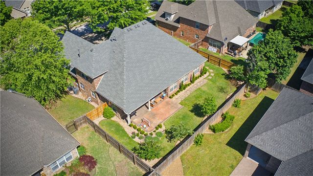 2394 N Water Oak Drive, Fayetteville, AR 72704