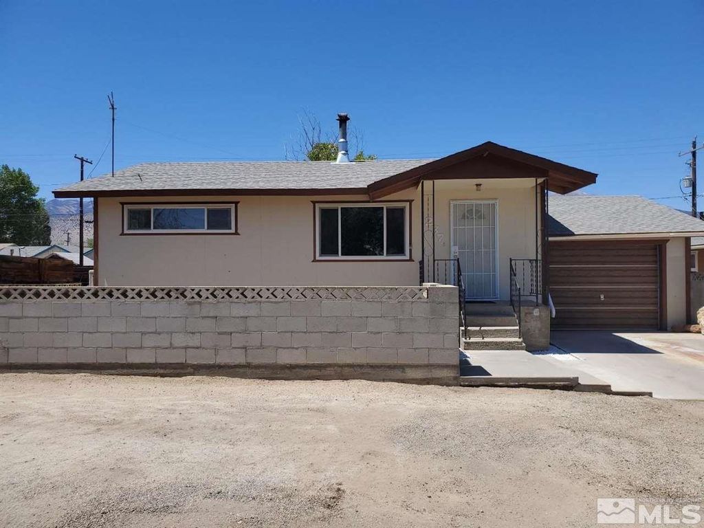 237 & 245 F Street, Hawthorne, NV 89415