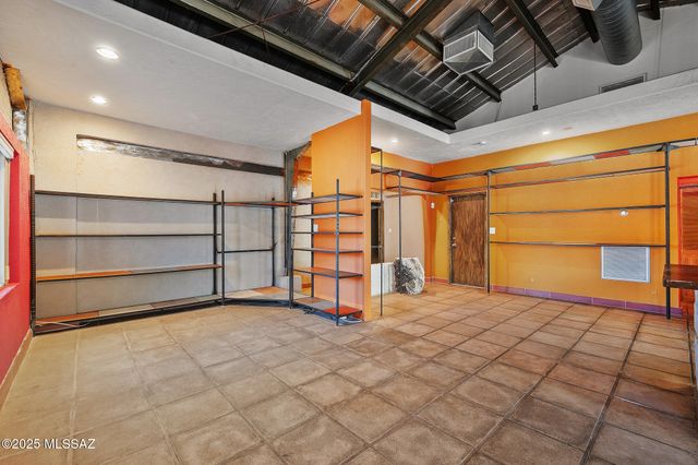 2010 S 4th Avenue, Tucson, AZ 85713