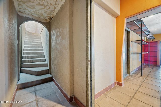 2010 S 4th Avenue, Tucson, AZ 85713