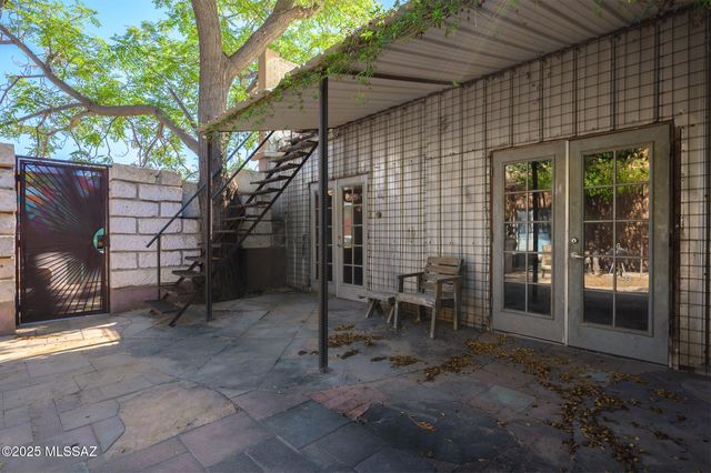 2010 S 4th Avenue, Tucson, AZ 85713