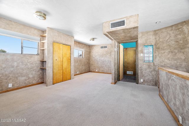 2010 S 4th Avenue, Tucson, AZ 85713