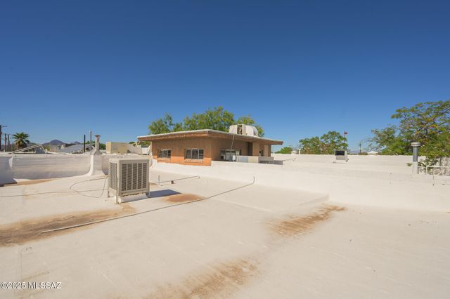 2010 S 4th Avenue, Tucson, AZ 85713