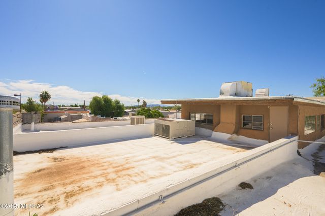 2010 S 4th Avenue, Tucson, AZ 85713