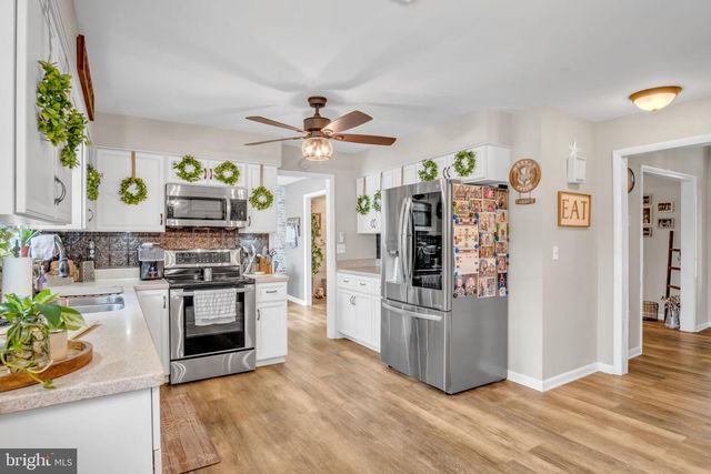 2181 LONG LN, Lebanon, PA 17046