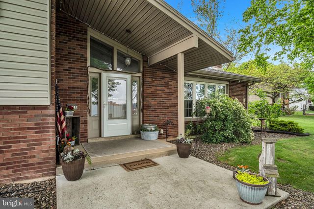 2181 LONG LN, Lebanon, PA 17046