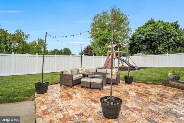 2181 LONG LN, Lebanon, PA 17046