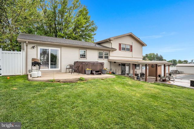 2181 LONG LN, Lebanon, PA 17046
