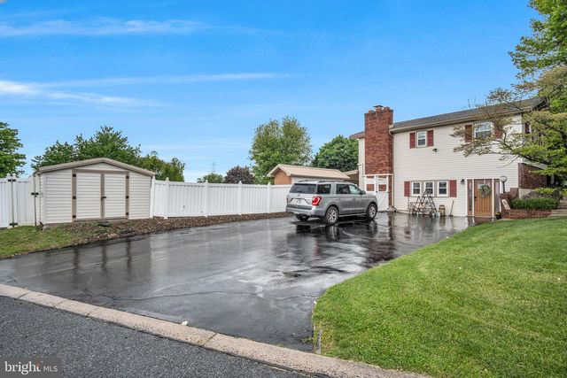2181 LONG LN, Lebanon, PA 17046