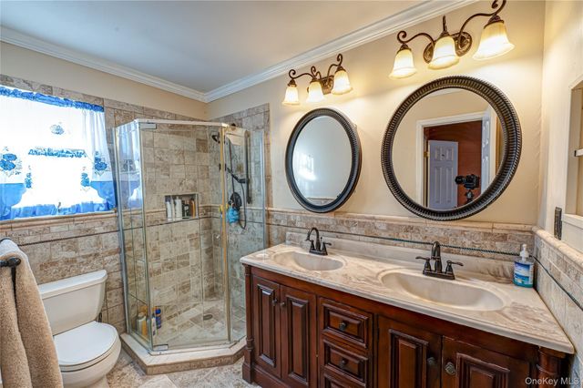 290 E Woodside Avenue, Patchogue, NY 11772