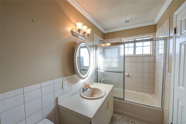 290 E Woodside Avenue, Patchogue, NY 11772