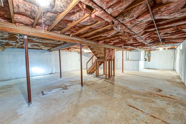 290 E Woodside Avenue, Patchogue, NY 11772