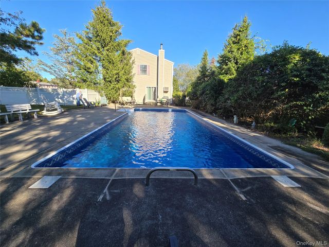 290 E Woodside Avenue, Patchogue, NY 11772