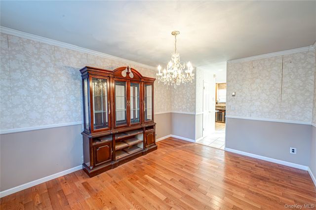 290 E Woodside Avenue, Patchogue, NY 11772