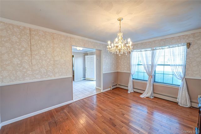 290 E Woodside Avenue, Patchogue, NY 11772