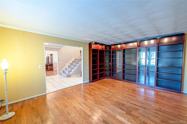 290 E Woodside Avenue, Patchogue, NY 11772