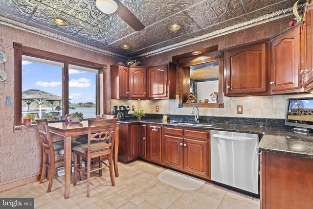 40274 WATERVIEW DR, Mechanicsville, MD 20659