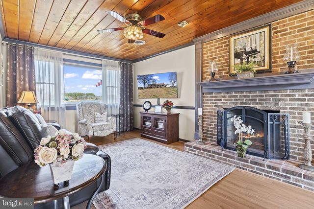 40274 WATERVIEW DR, Mechanicsville, MD 20659