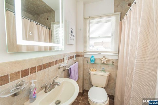 1452 Lincoln Avenue, Pompton Lakes, NJ 07442