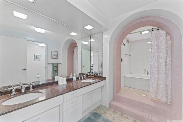 415 South Street 2401, Honolulu, HI 96813