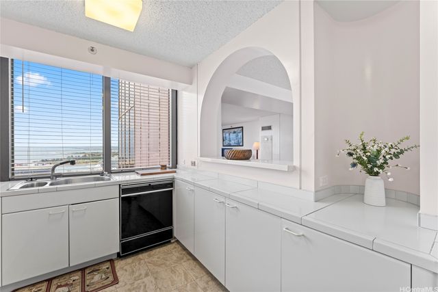 415 South Street 2401, Honolulu, HI 96813