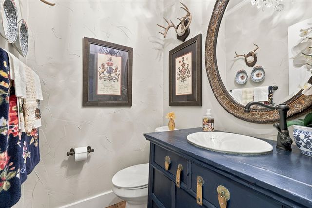 904 Hills Creek Drive, Mckinney, TX 75072