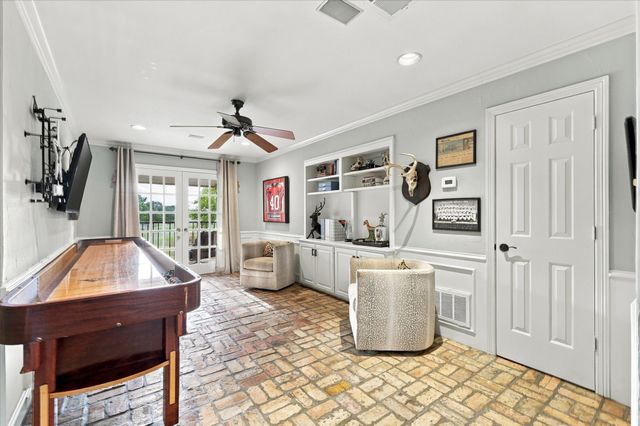 904 Hills Creek Drive, Mckinney, TX 75072