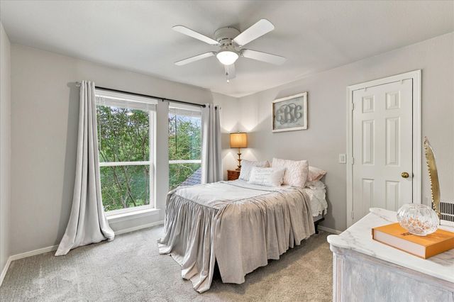 904 Hills Creek Drive, Mckinney, TX 75072