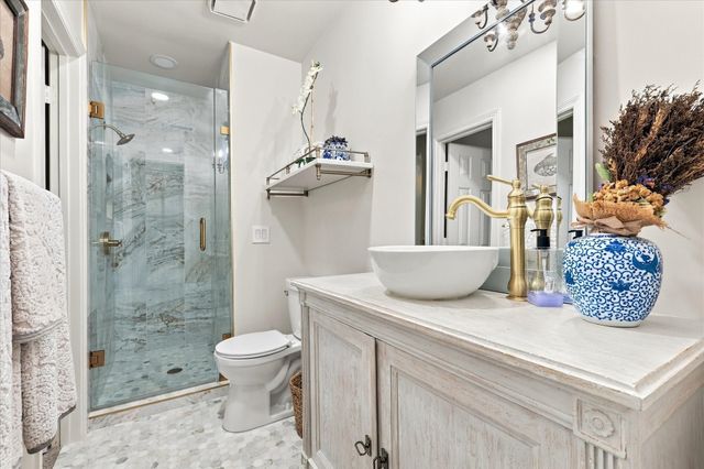 904 Hills Creek Drive, Mckinney, TX 75072