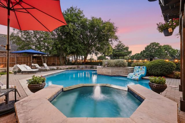 904 Hills Creek Drive, Mckinney, TX 75072