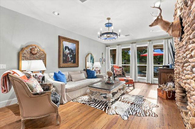 904 Hills Creek Drive, Mckinney, TX 75072