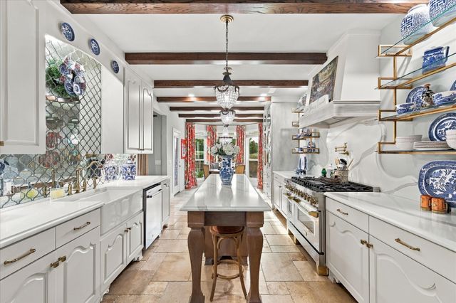 904 Hills Creek Drive, Mckinney, TX 75072