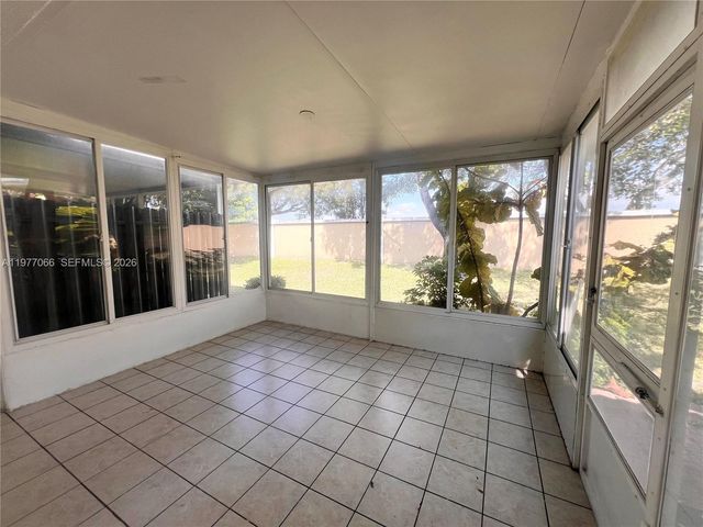 4259 SW 10th Ct, Deerfield Beach, FL 33442